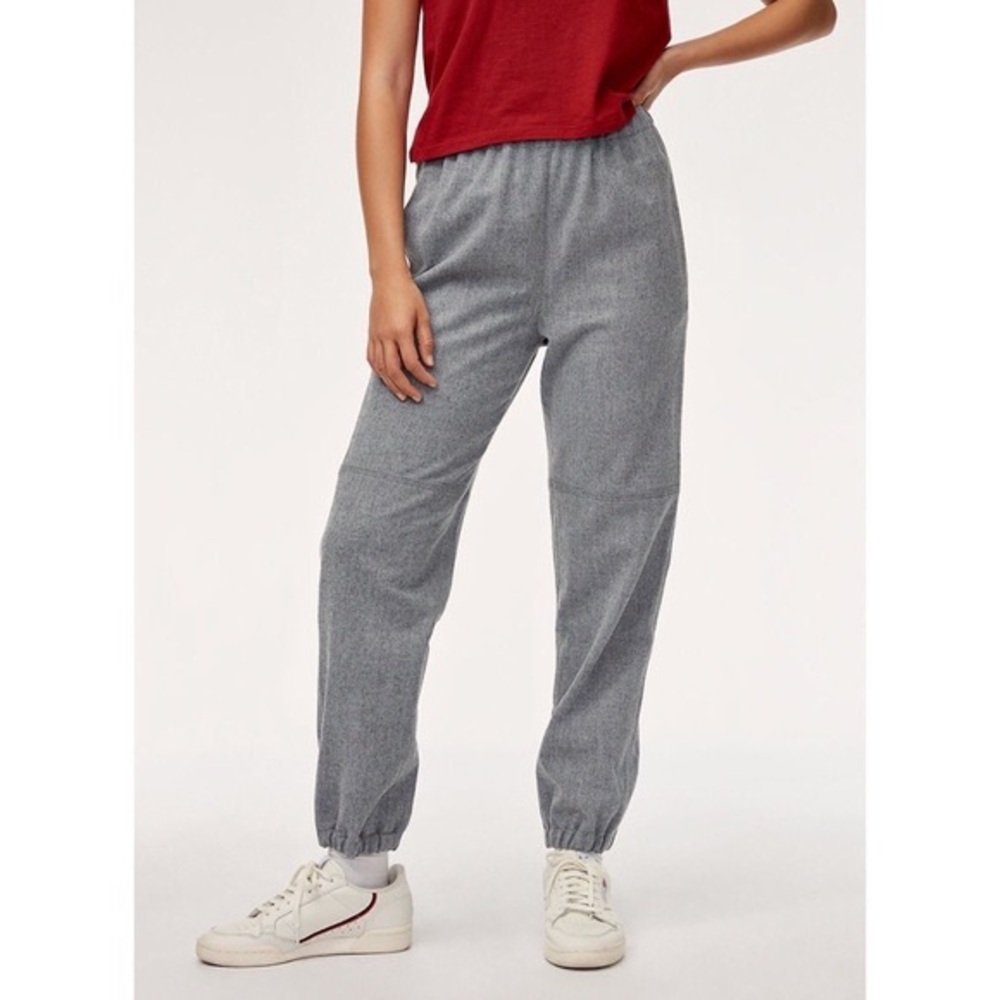 Aritzia Wilfred Free Dionne Pant Heather Light Grey Minimal Loungewear Fall